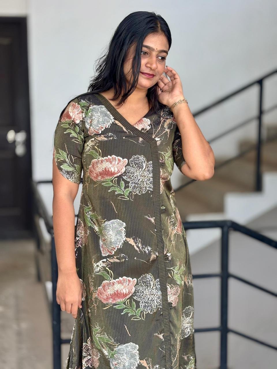 Berlin Fabric V-Neck Model Printed Top & Palin Bottom - M1693 - Image 2