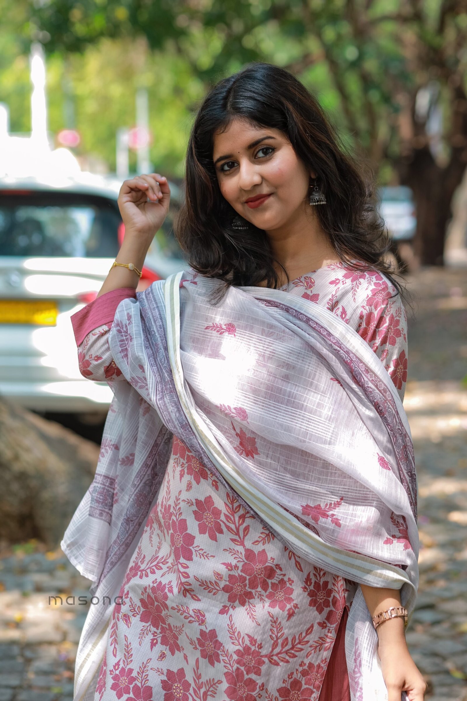 Berlin Floral Printed Slitted Top with Matching Dupatta and Plain Bottom - M1789 - Image 3