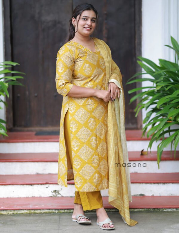 Berlin Ethnic Block Printed Kurti Set - M1902