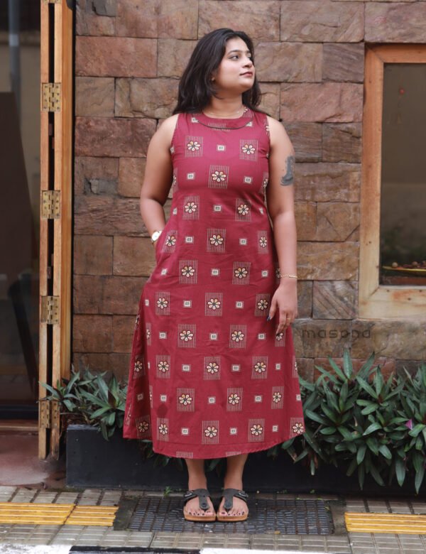 Sleeveless Cotton A-line Top - M1901